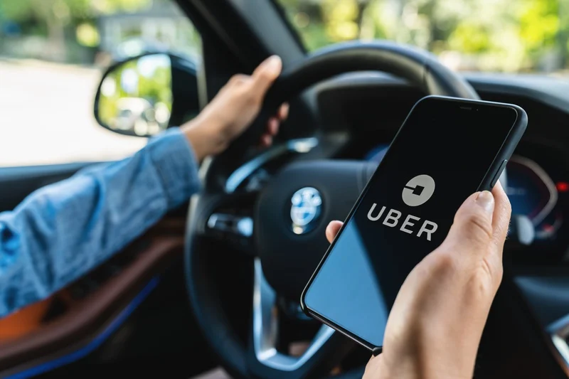 How Much Do Uber Drivers Make? Pay & Salary [Review]