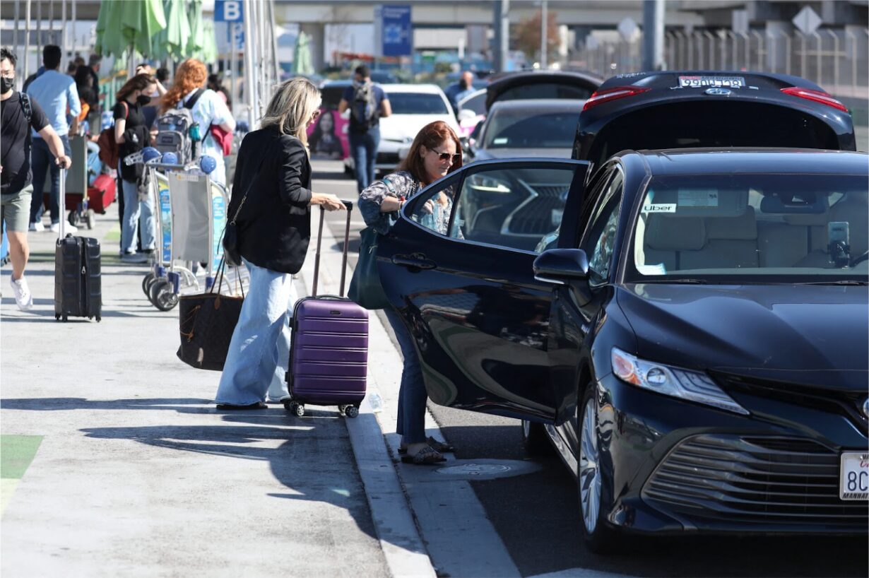 Rideshare Drivers Use Teslas as Makeshift Robotaxis, Raising Safety Concerns