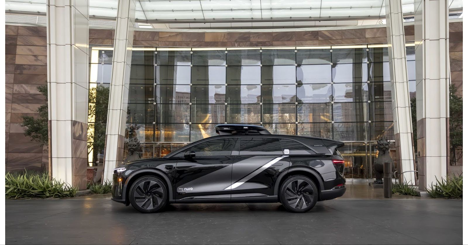 Uber Unveils Lucid-Nuro Robotaxi