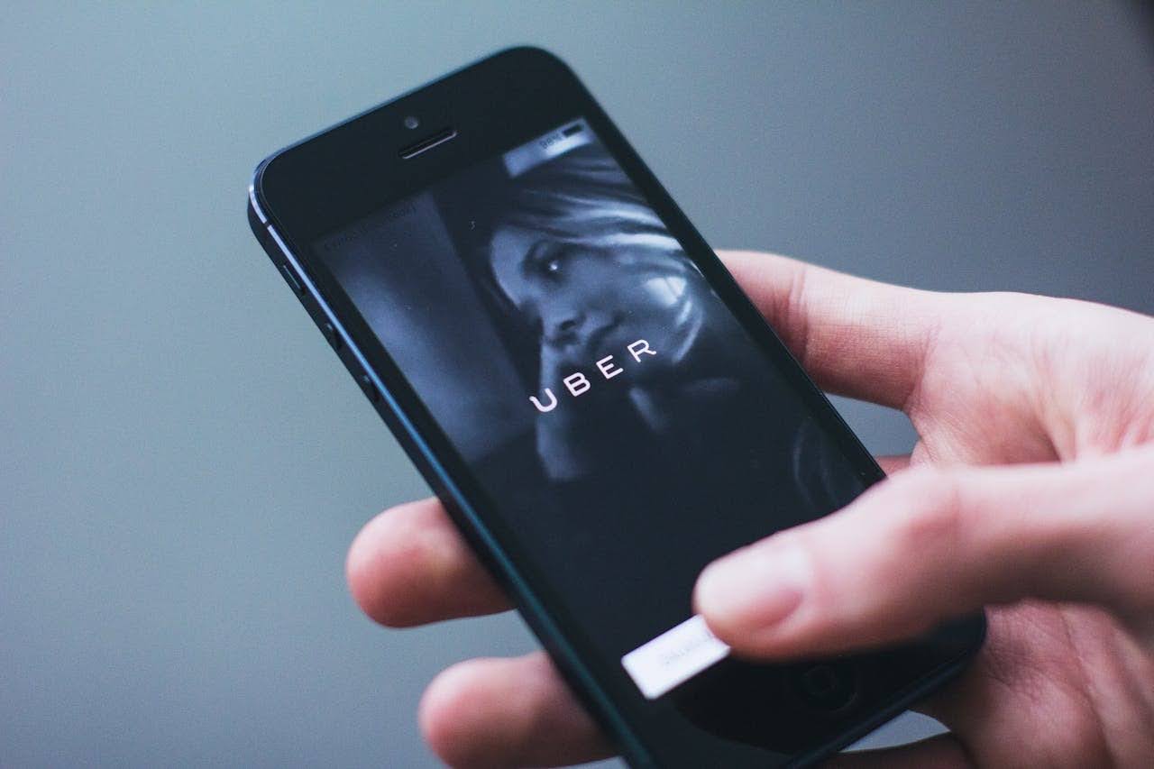 Uber Cuts 10% of Customer Service Jobs and Blames AI